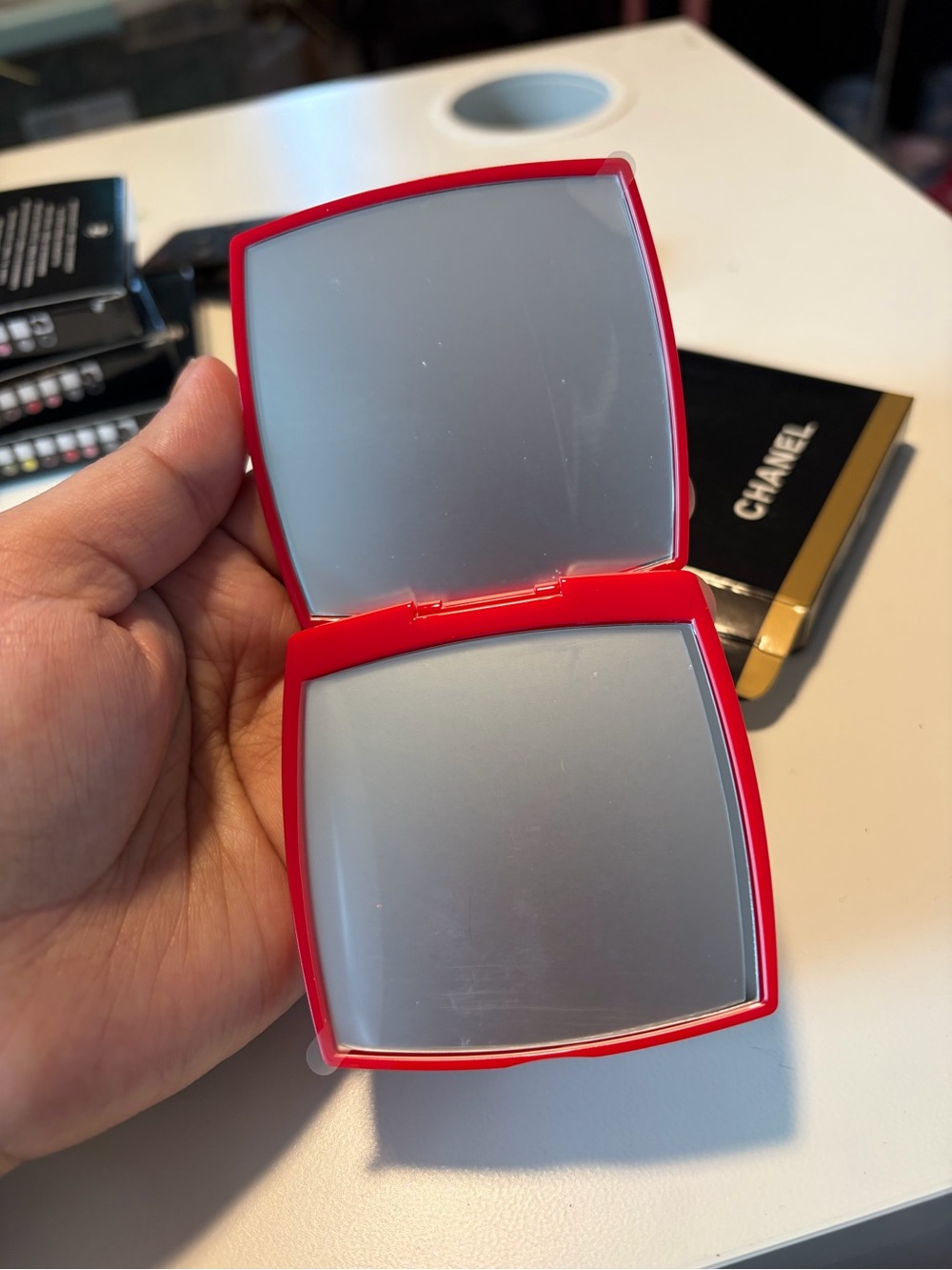 RARE LUXURY RED DOUBLE MIRROR COMPACT - Picture 6 of 8